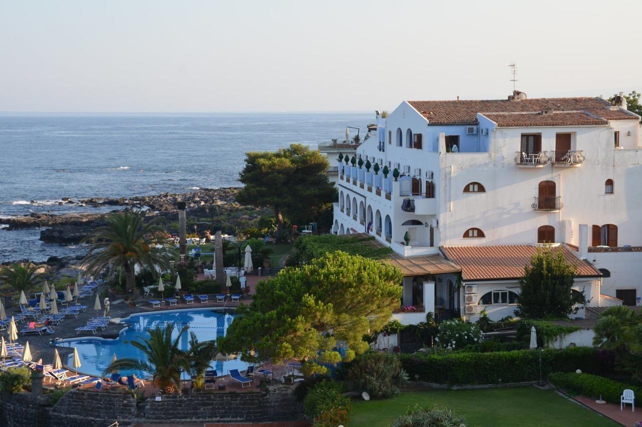 Arathena Rocks Hotel Giardini Naxos Exterior foto