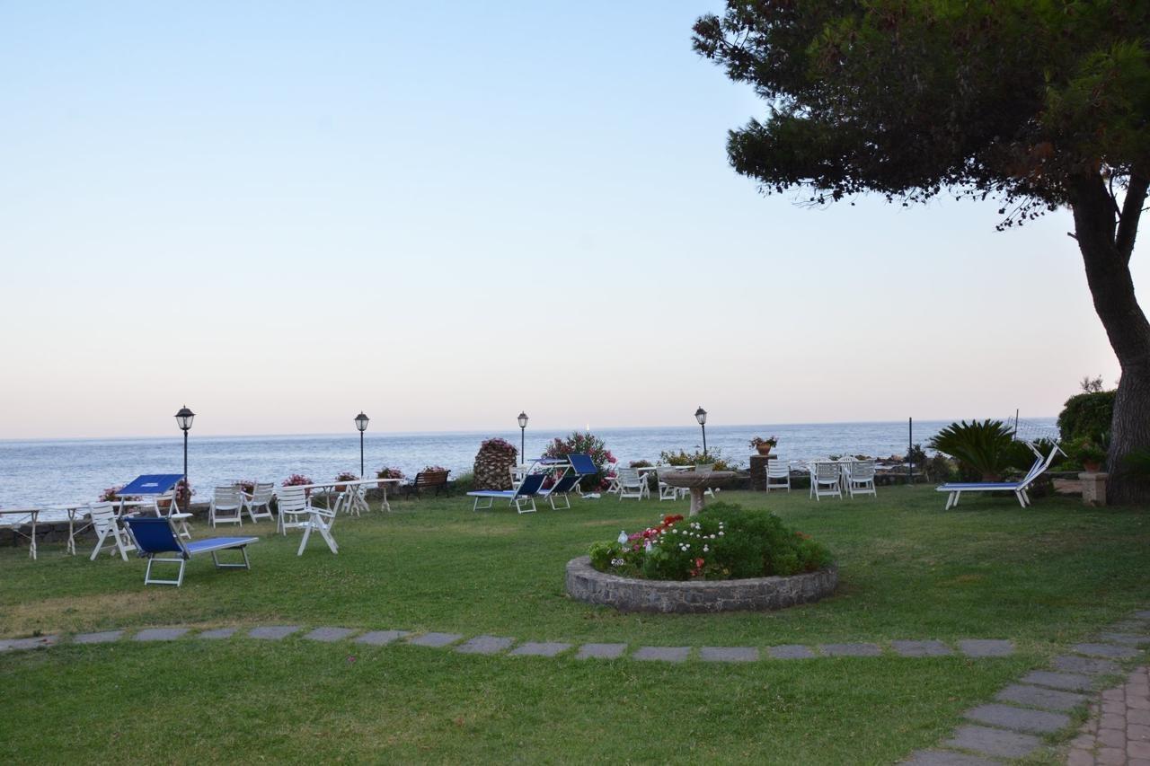 Arathena Rocks Hotel Giardini Naxos Exterior foto