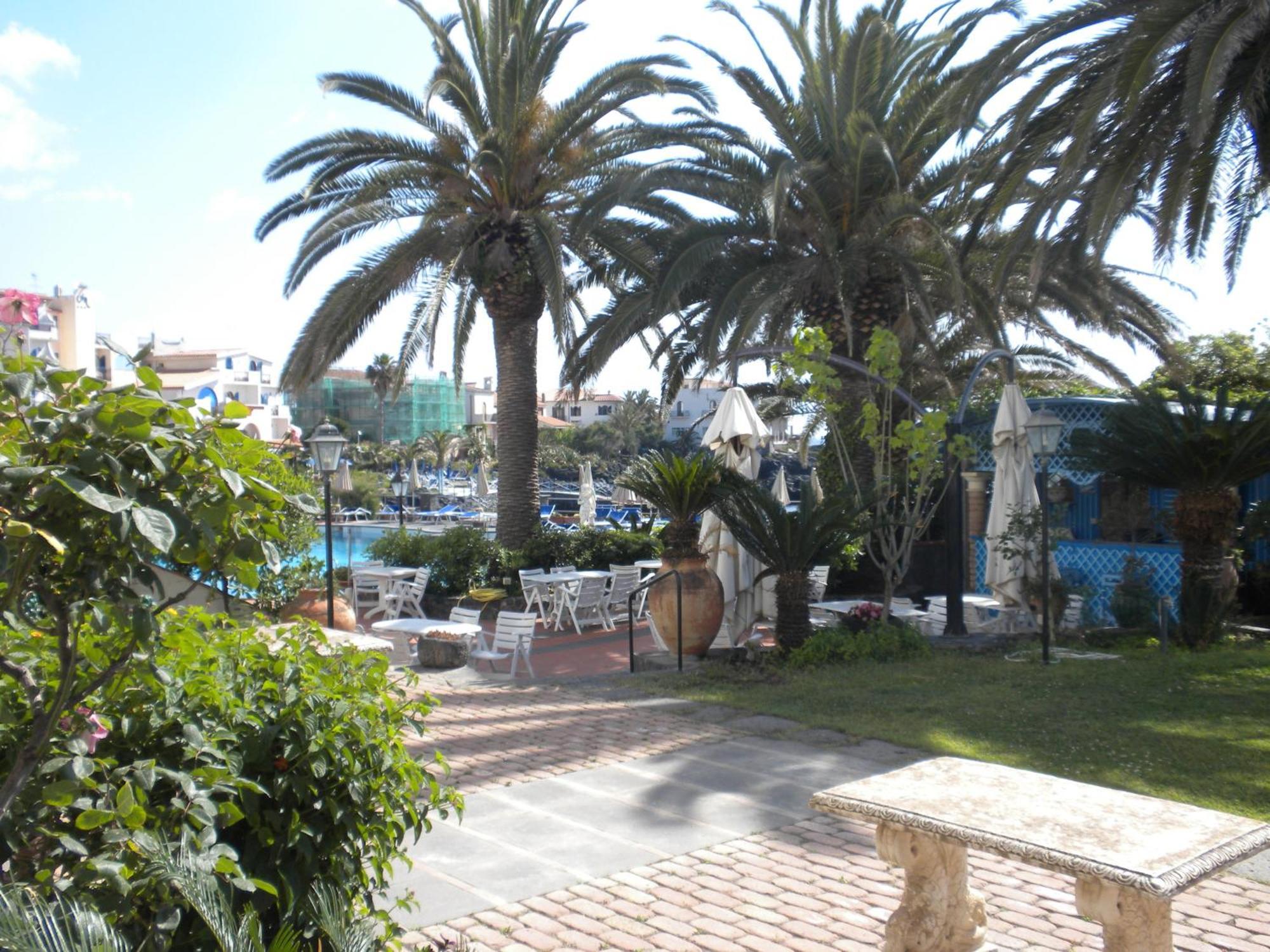 Arathena Rocks Hotel Giardini Naxos Exterior foto