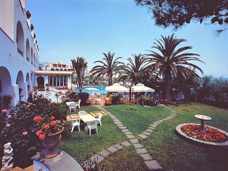 Arathena Rocks Hotel Giardini Naxos Exterior foto